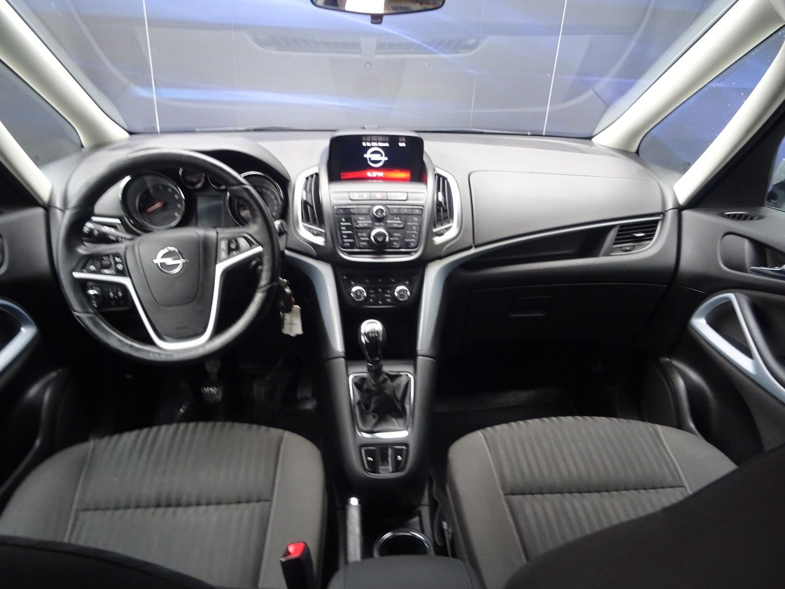 Fahrzeugabbildung Opel Zafira C Tourer Edition 7 Sitzer