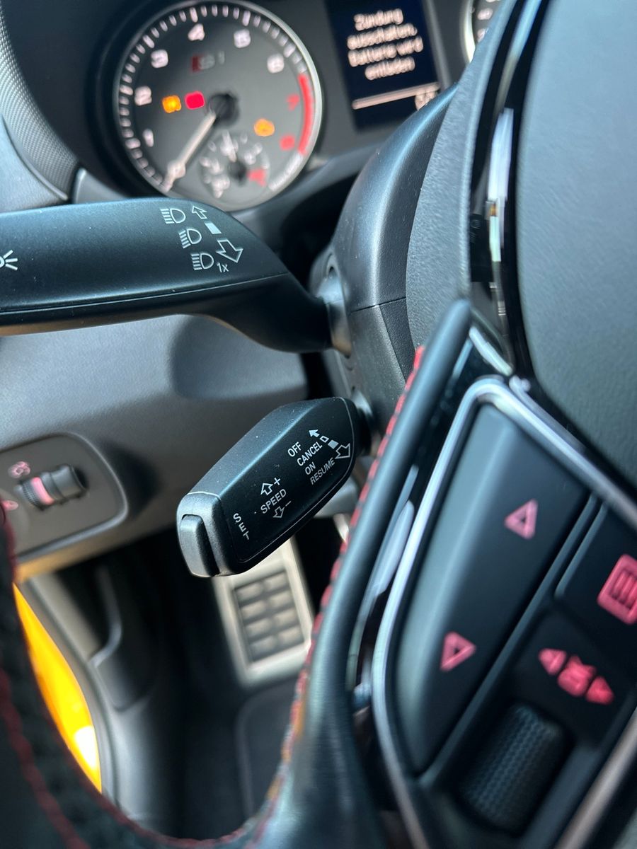 Fahrzeugabbildung Audi S1 Sportback 2.0 TFSI quattro