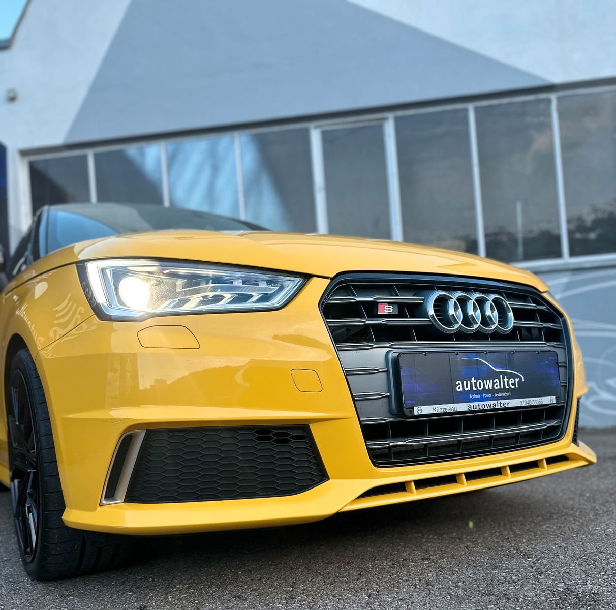 Fahrzeugabbildung Audi S1 Sportback 2.0 TFSI quattro