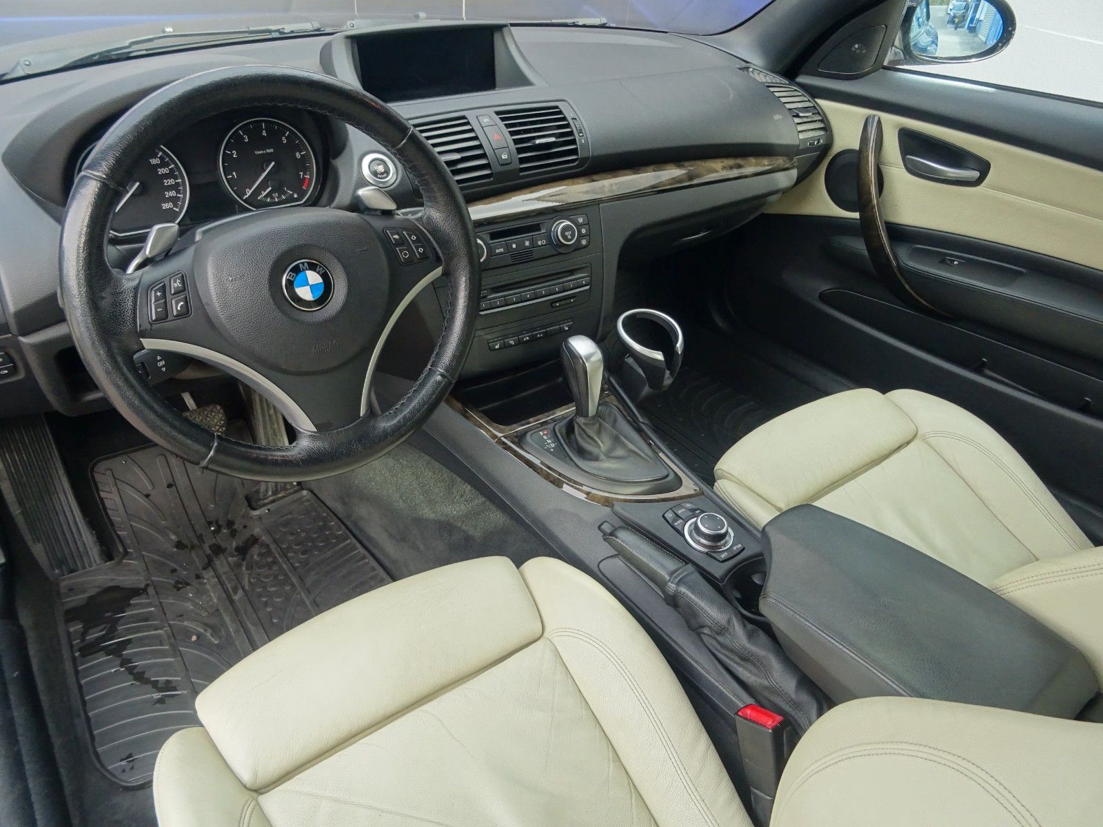 Fahrzeugabbildung BMW 125 Baureihe 1 Cabrio 125i