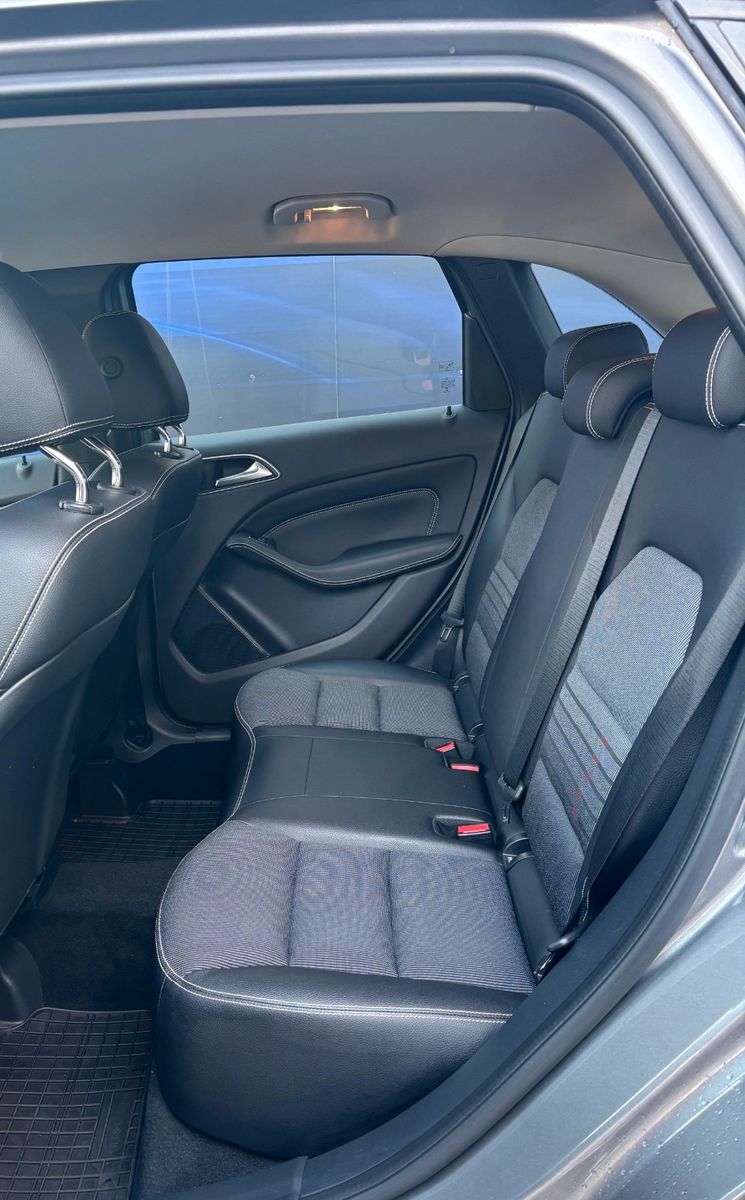 Fahrzeugabbildung Mercedes-Benz B 200 ,Navigationssystem,Sitzheizung,PDC