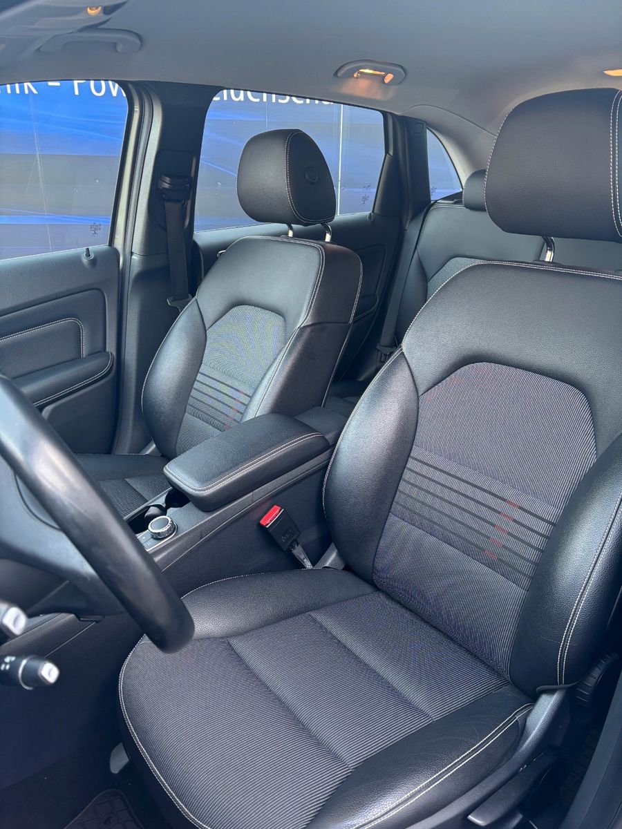 Fahrzeugabbildung Mercedes-Benz B 200 ,Navigationssystem,Sitzheizung,PDC