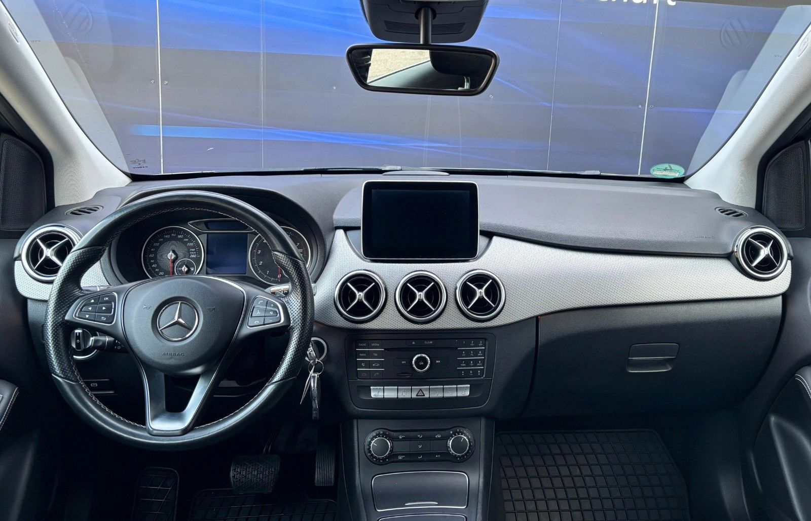 Fahrzeugabbildung Mercedes-Benz B 200 ,Navigationssystem,Sitzheizung,PDC