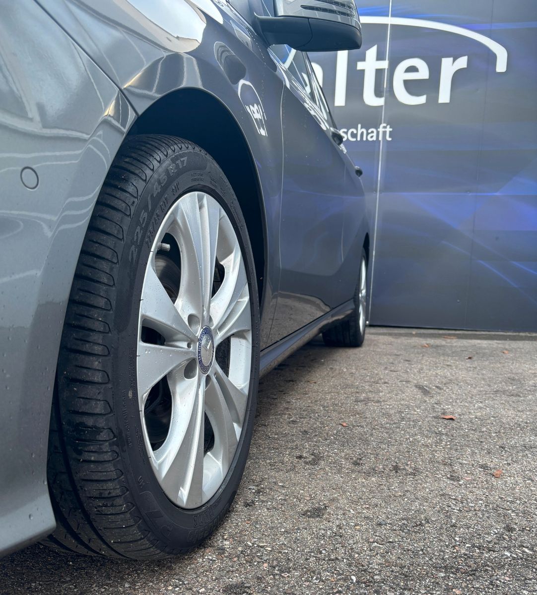 Fahrzeugabbildung Mercedes-Benz B 200 ,Navigationssystem,Sitzheizung,PDC