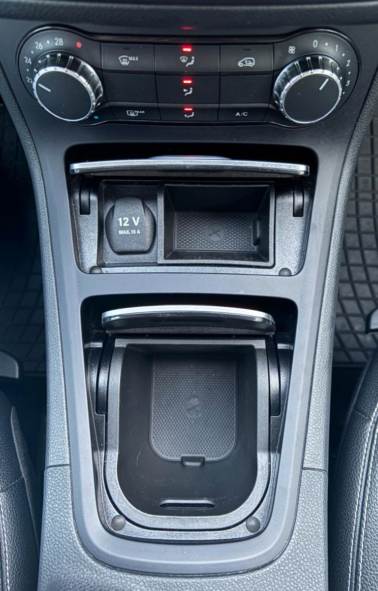 Fahrzeugabbildung Mercedes-Benz B 200 ,Navigationssystem,Sitzheizung,PDC