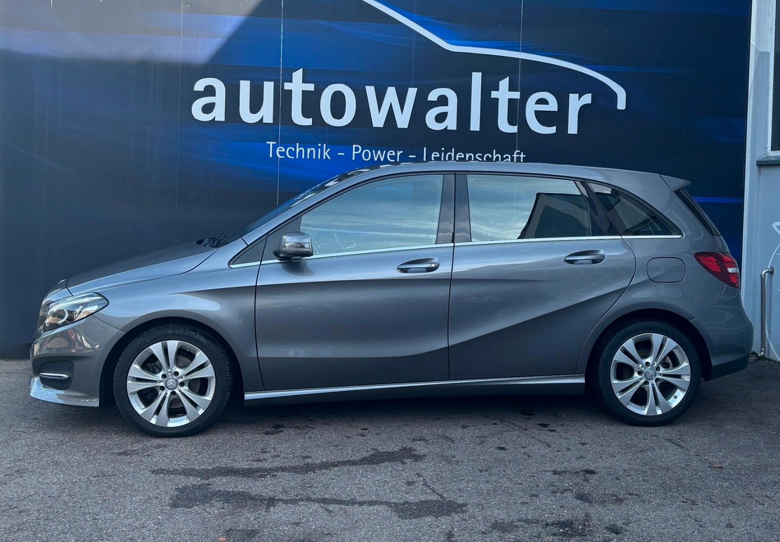 Fahrzeugabbildung Mercedes-Benz B 200 ,Navigationssystem,Sitzheizung,PDC