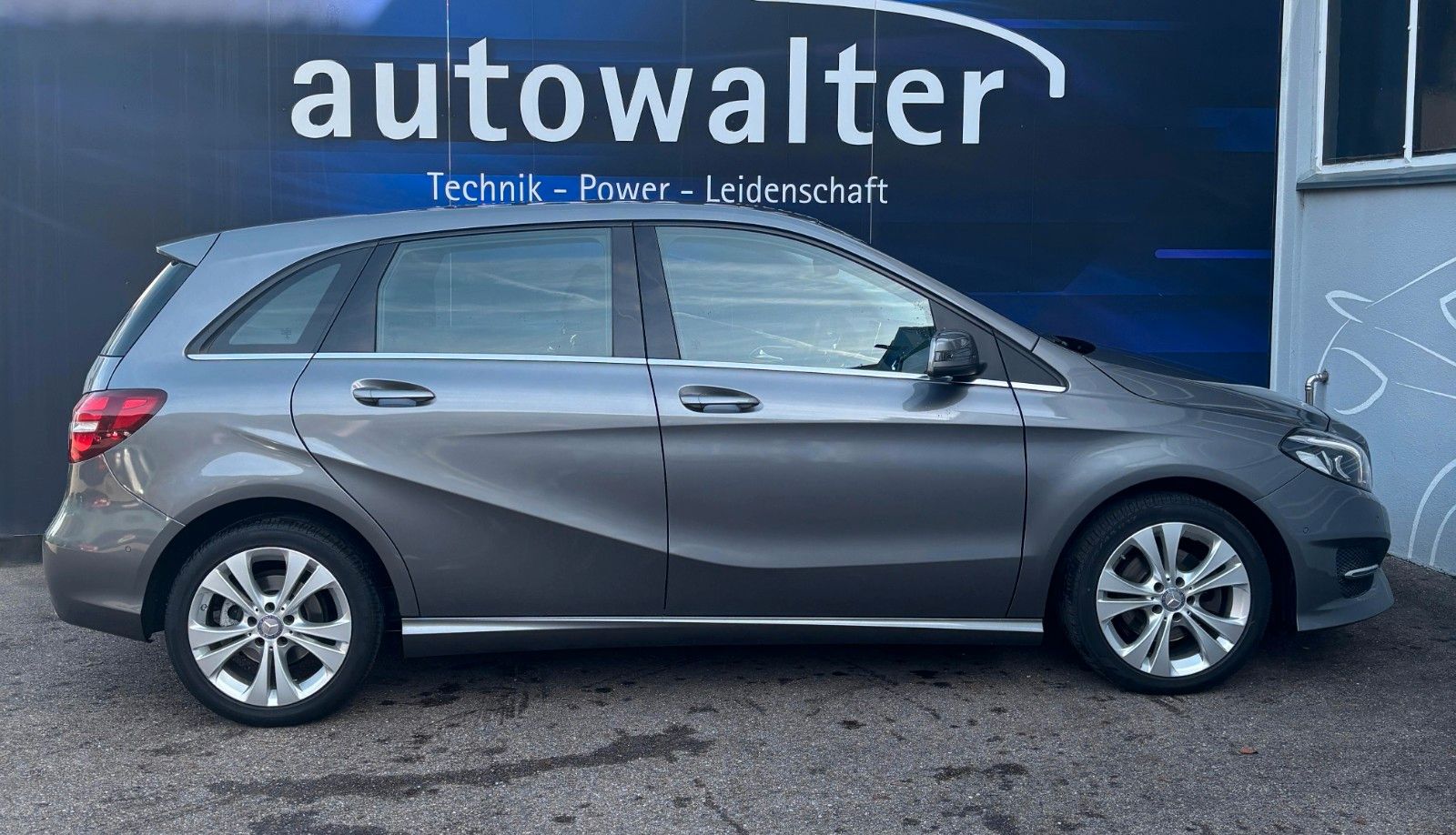 Fahrzeugabbildung Mercedes-Benz B 200 ,Navigationssystem,Sitzheizung,PDC