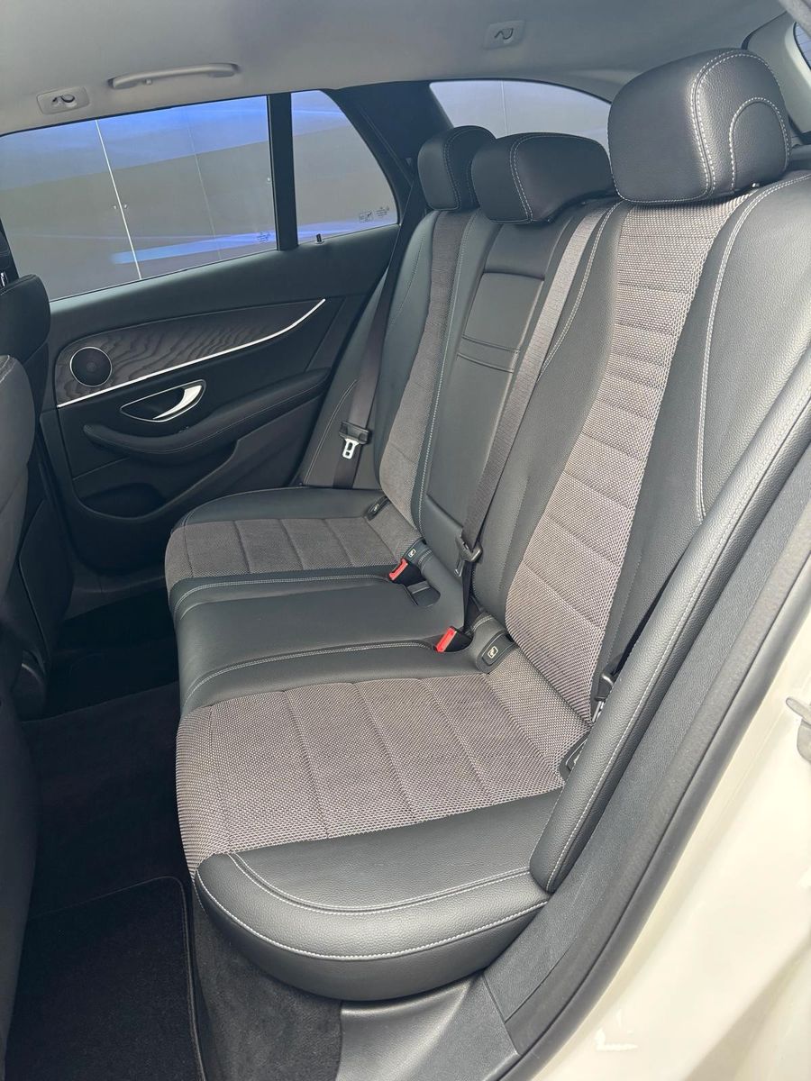 Fahrzeugabbildung Mercedes-Benz E 220 T d 4Matic,Avantgarde,AHK Schwenkbar