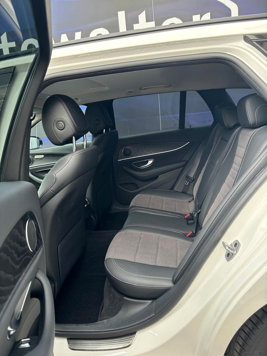 Fahrzeugabbildung Mercedes-Benz E 220 T d 4Matic,Avantgarde,AHK Schwenkbar