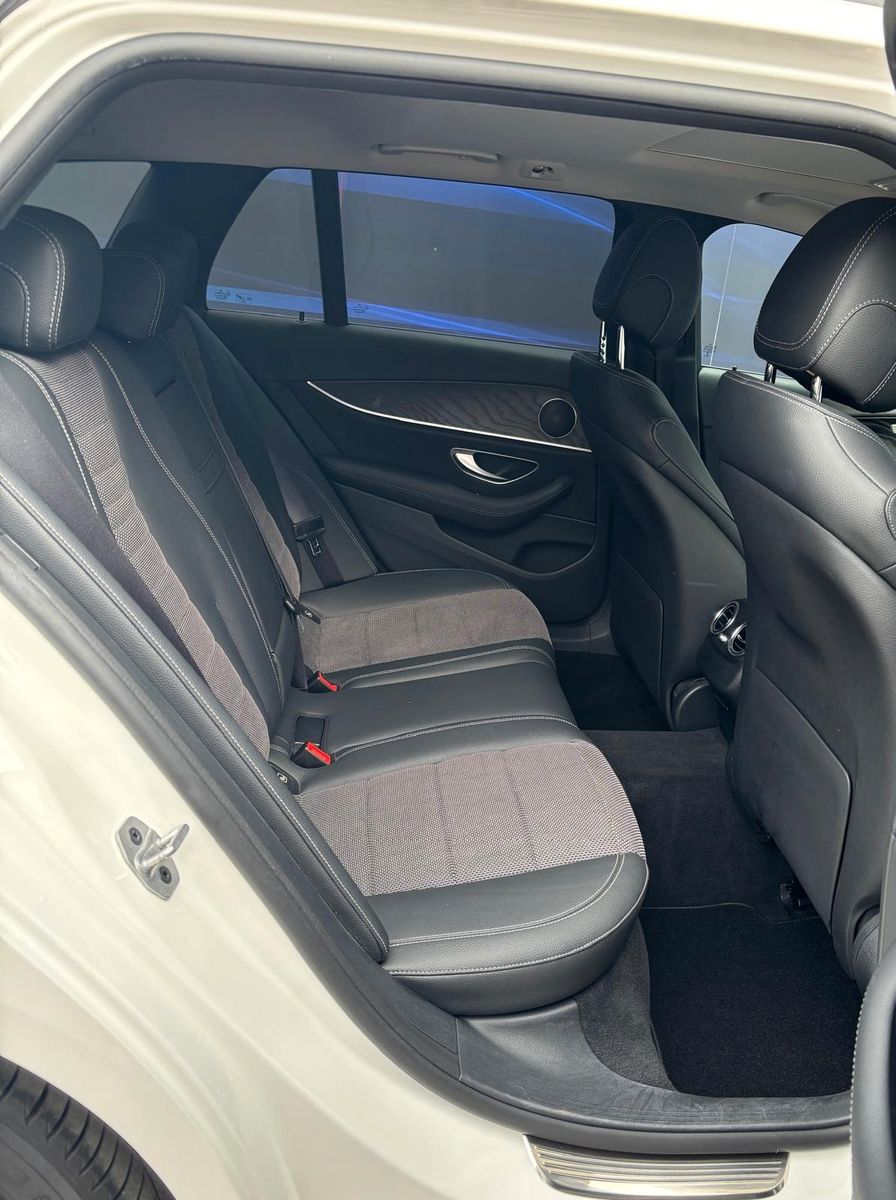 Fahrzeugabbildung Mercedes-Benz E 220 T d 4Matic,Avantgarde,AHK Schwenkbar