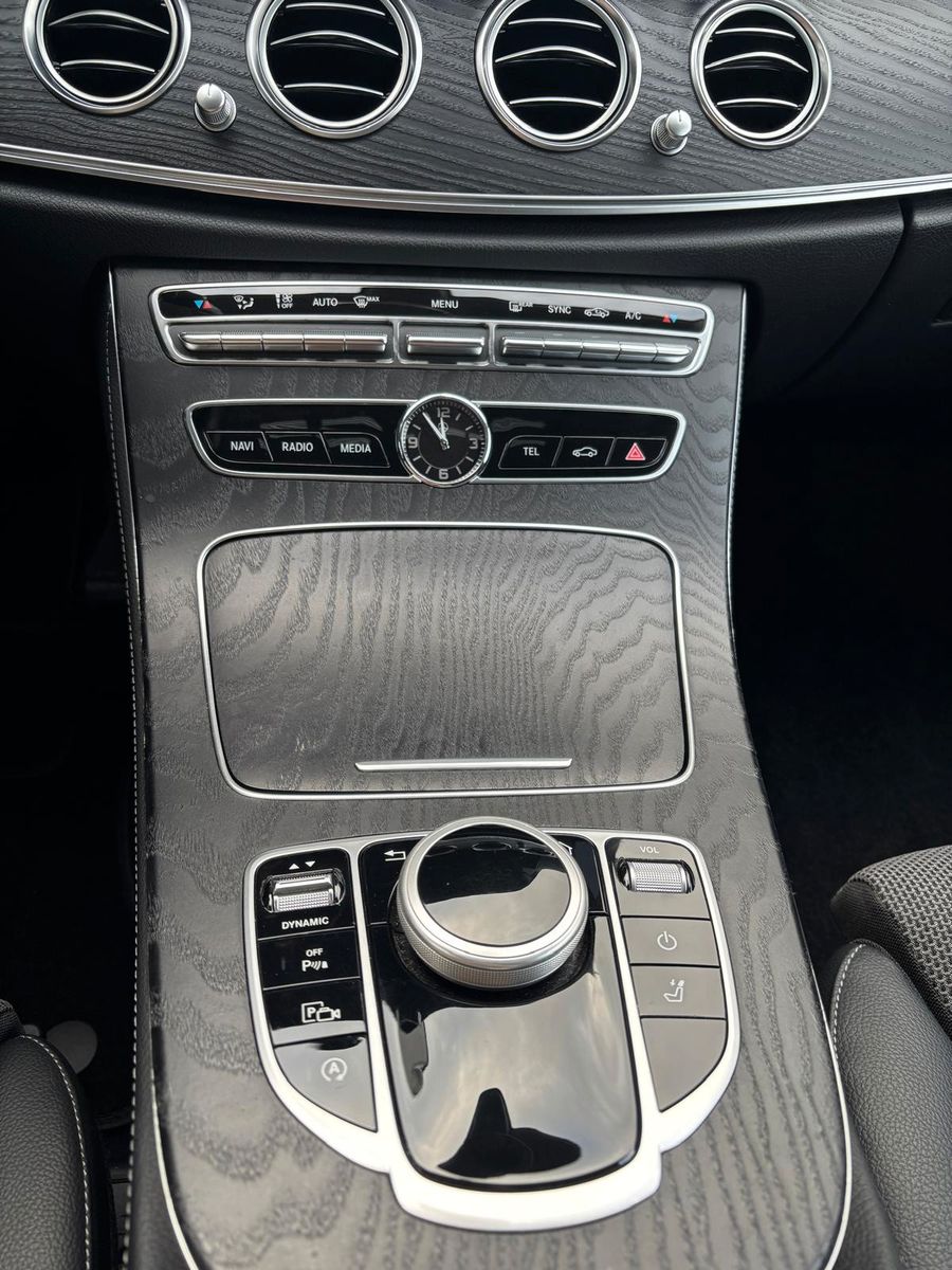 Fahrzeugabbildung Mercedes-Benz E 220 T d 4Matic,Avantgarde,AHK Schwenkbar
