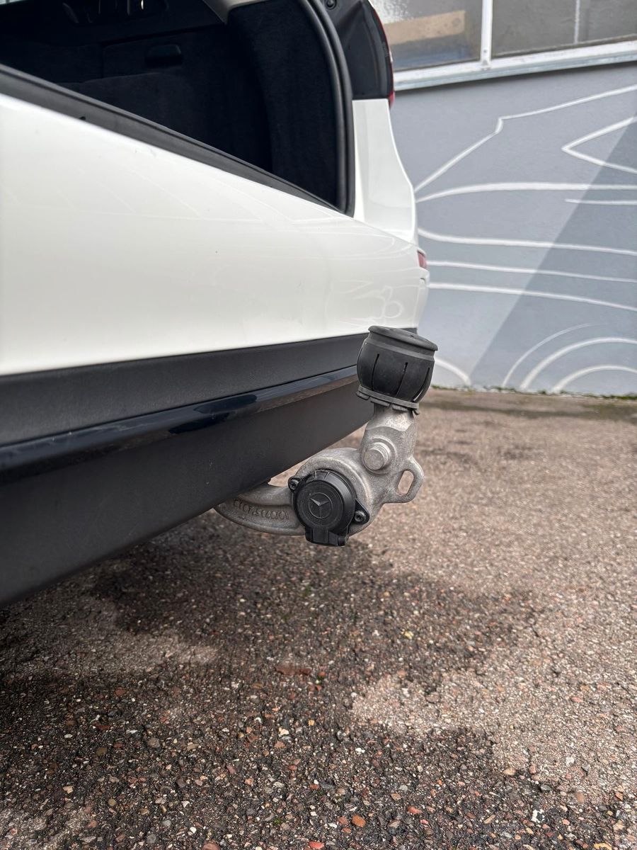 Fahrzeugabbildung Mercedes-Benz E 220 T d 4Matic,Avantgarde,AHK Schwenkbar