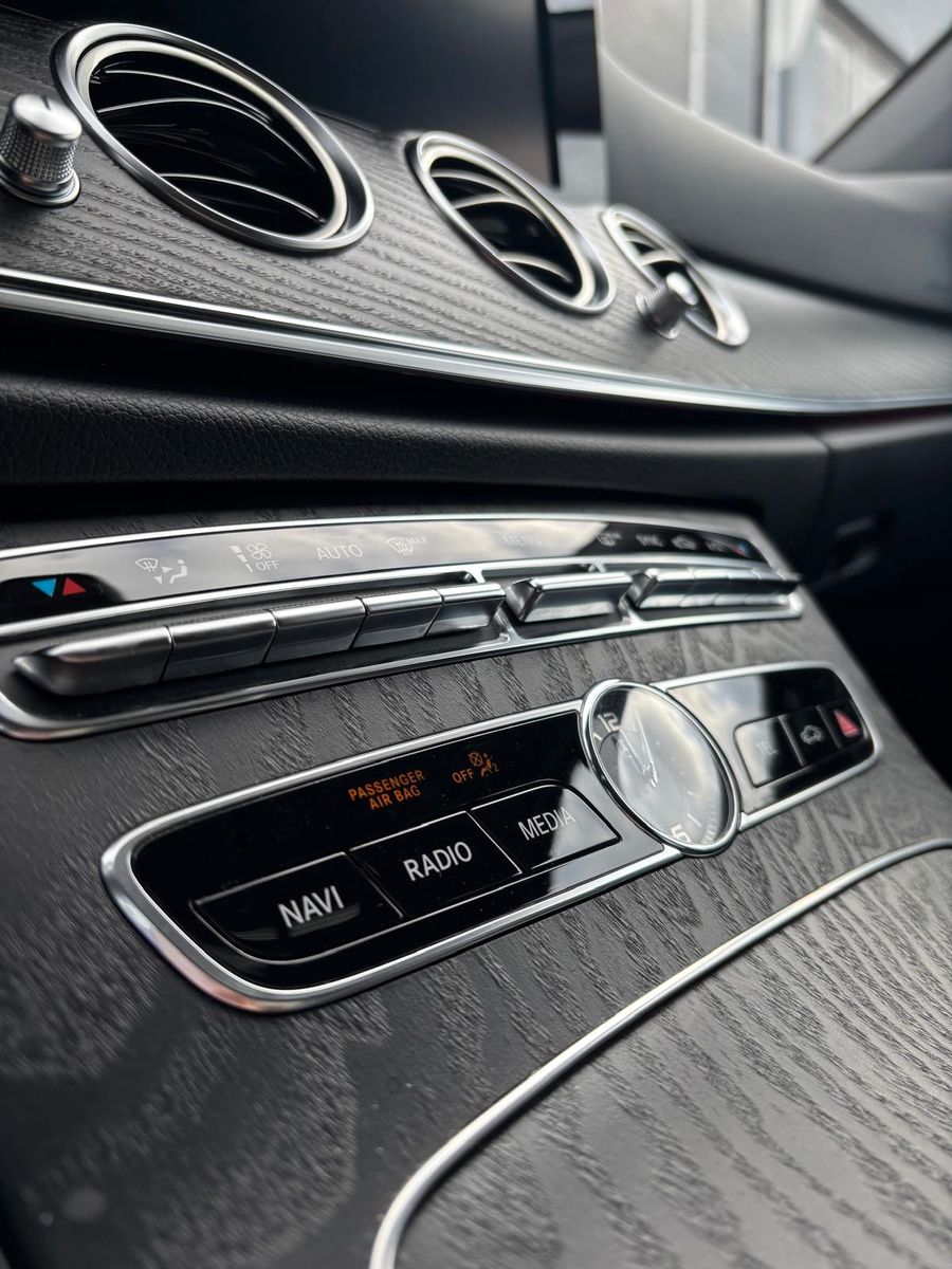 Fahrzeugabbildung Mercedes-Benz E 220 T d 4Matic,Avantgarde,AHK Schwenkbar