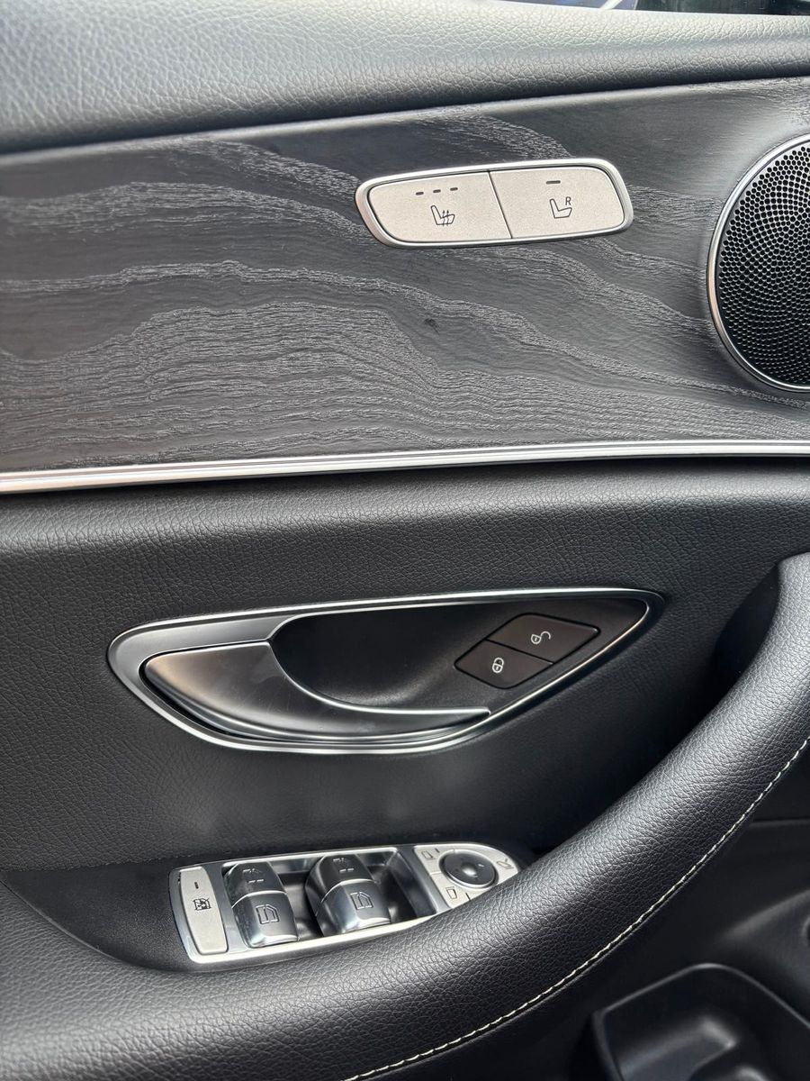 Fahrzeugabbildung Mercedes-Benz E 220 T d 4Matic,Avantgarde,AHK Schwenkbar