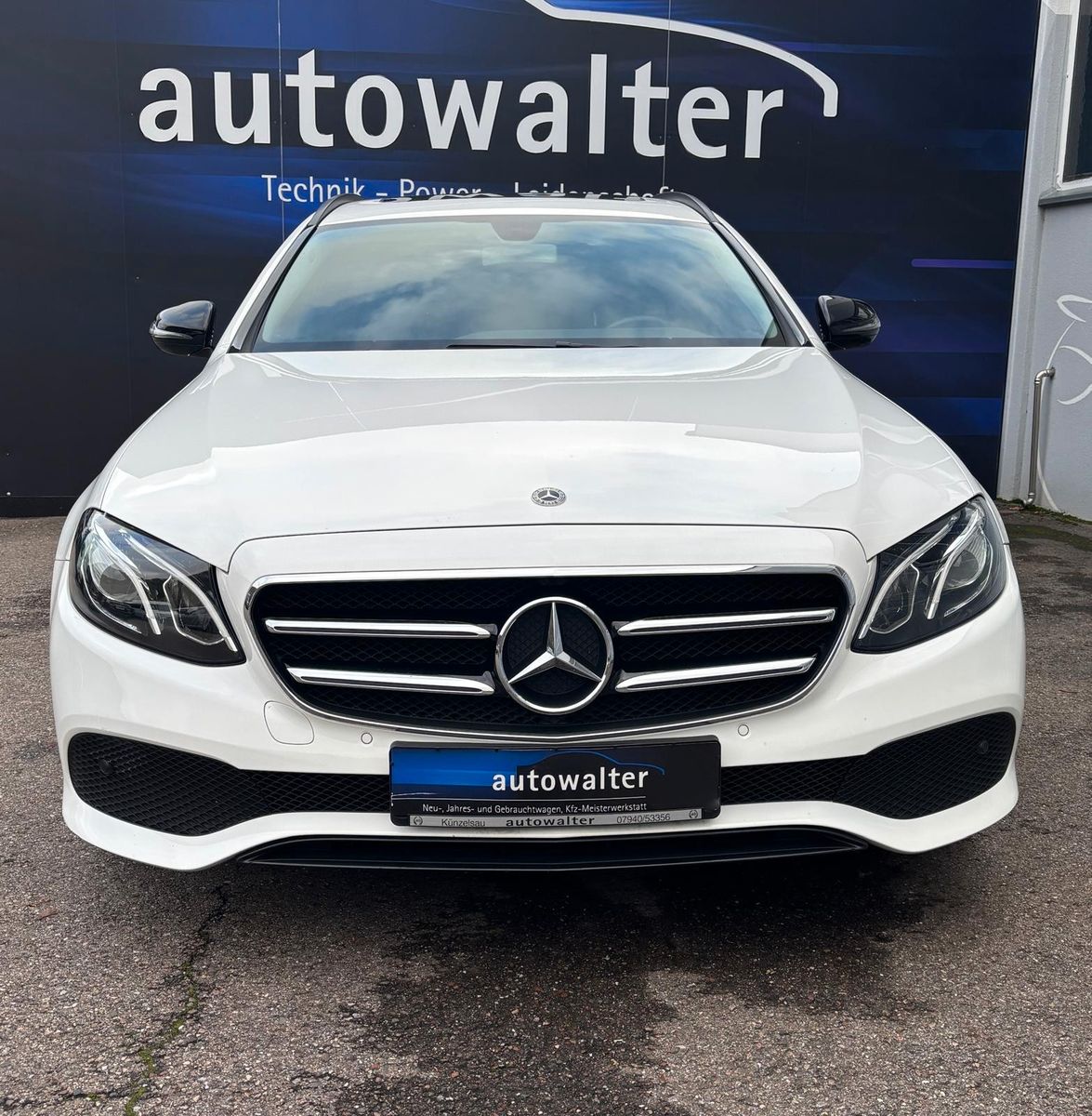 Fahrzeugabbildung Mercedes-Benz E 220 T d 4Matic,Avantgarde,AHK Schwenkbar