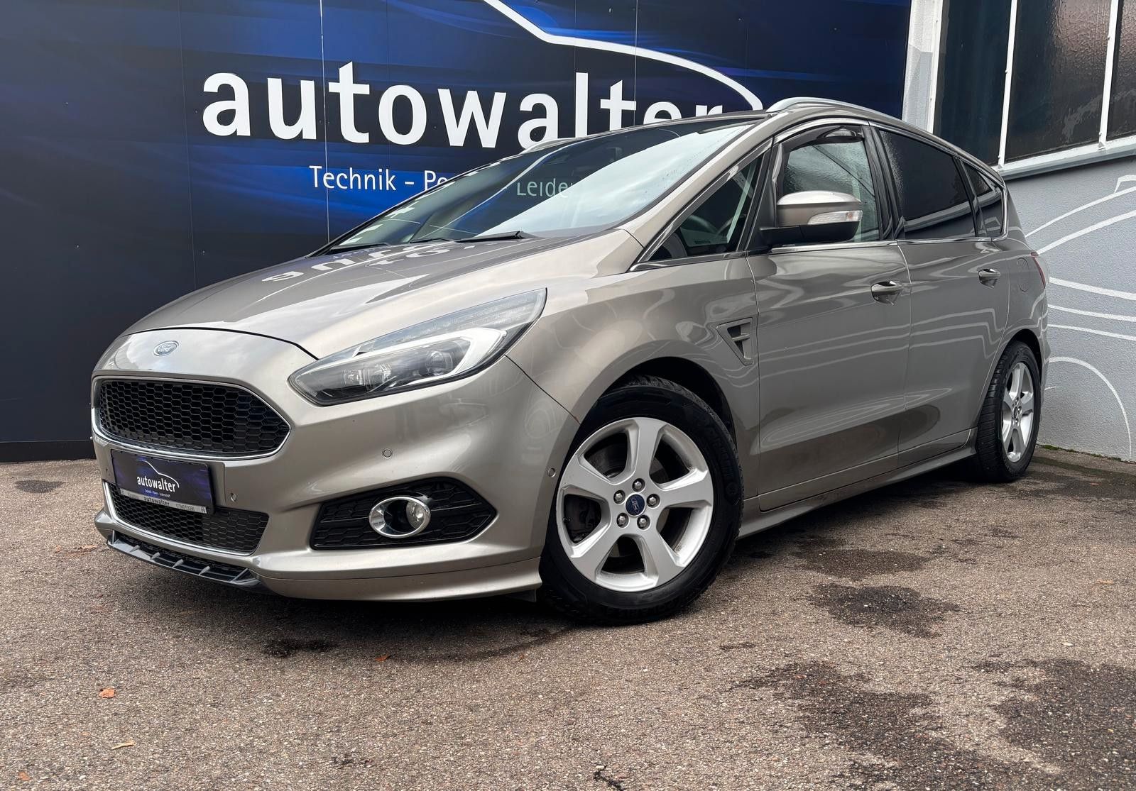 Ford S-MAX Titanium,7 Sitzer,ATM 50000 KM