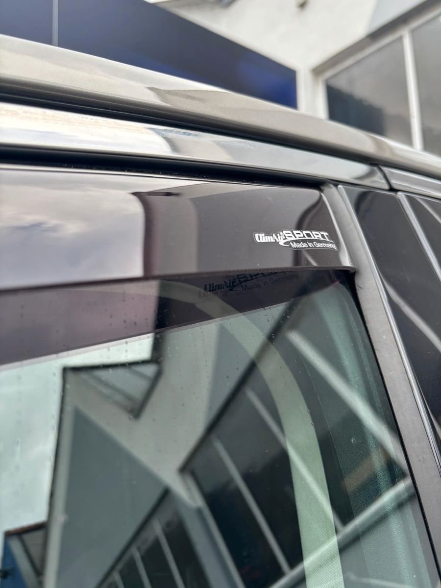 Fahrzeugabbildung Ford S-MAX Titanium,7 Sitzer,ATM 50000 KM