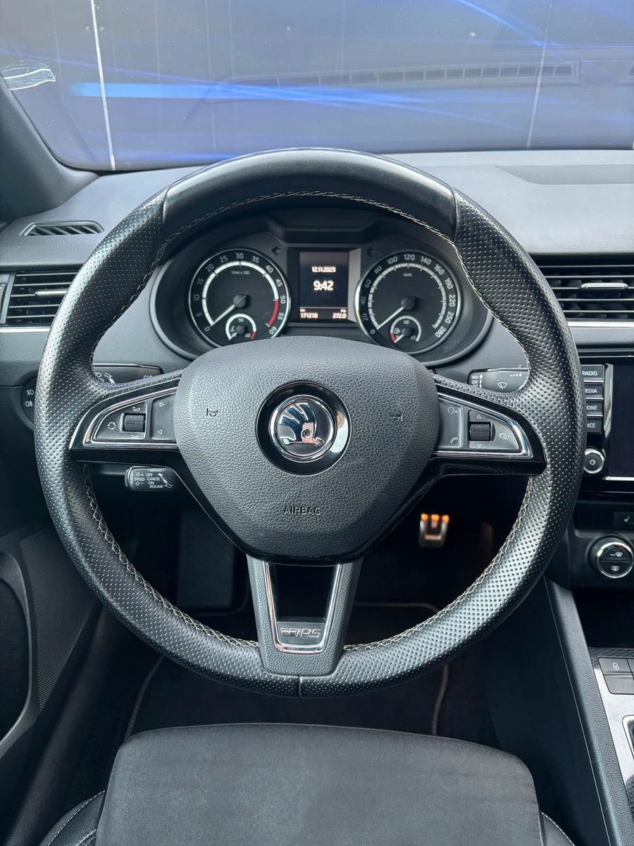 Fahrzeugabbildung SKODA Octavia Combi RS Zahnriemen und Wasserpumpe Neu