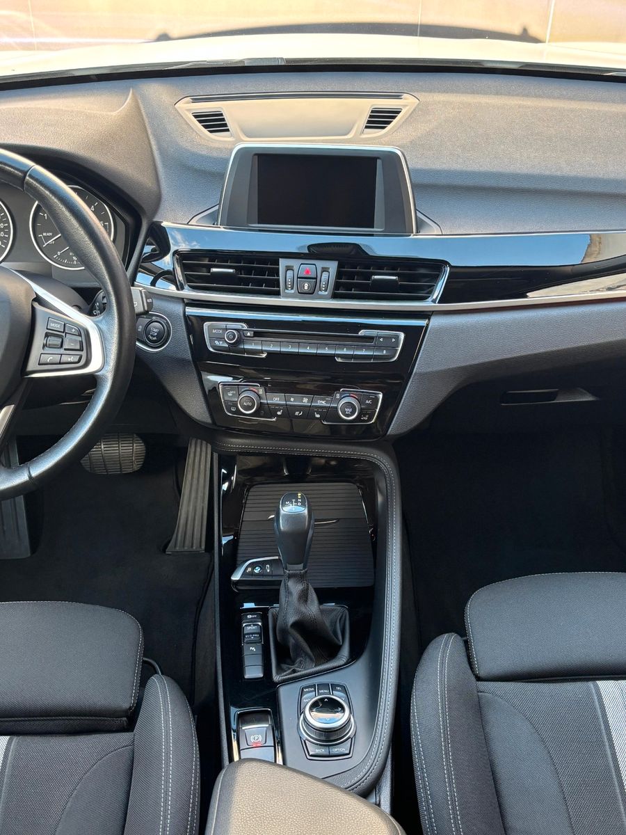 Fahrzeugabbildung BMW X1 sDrive 18 d Sport Line