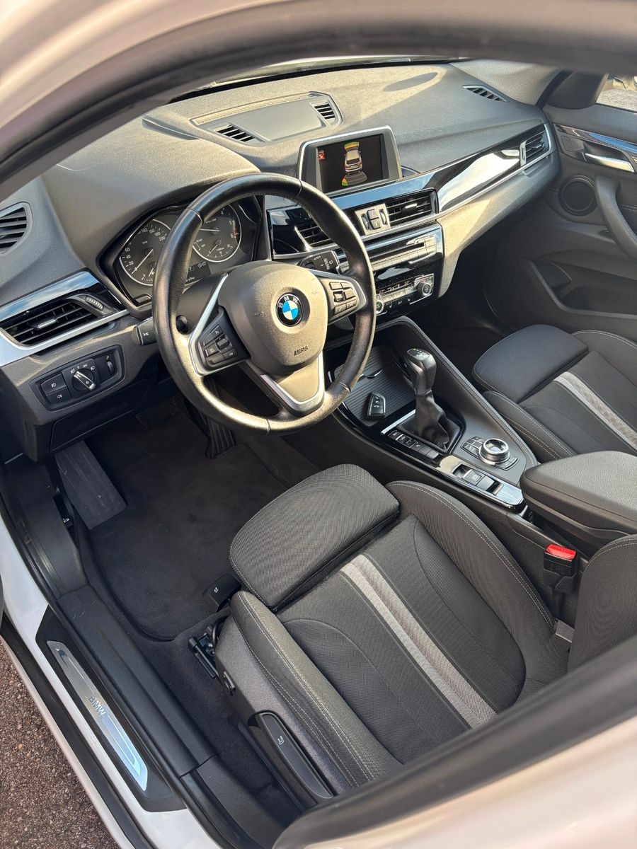 Fahrzeugabbildung BMW X1 sDrive 18 d Sport Line