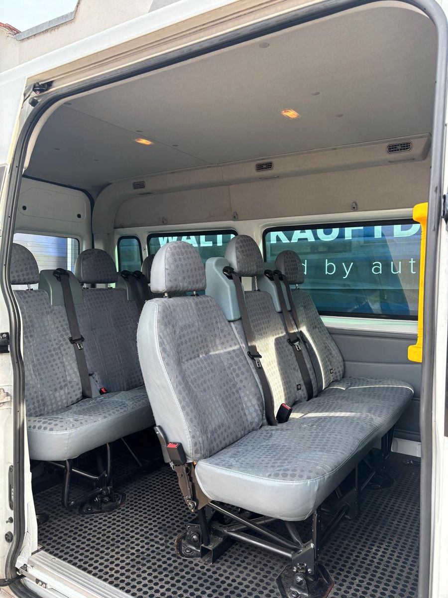 Fahrzeugabbildung Ford Transit Kombi FT 300 M Trend 9 Sitzer