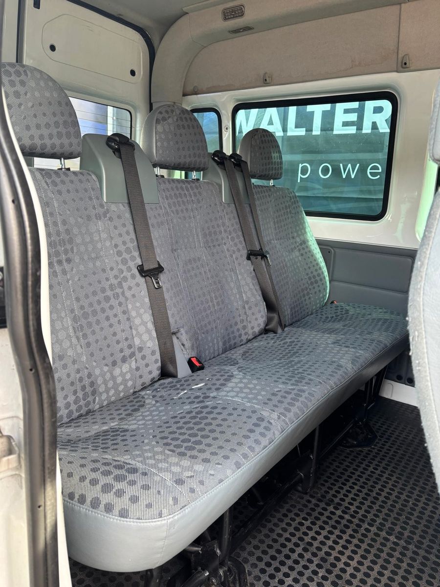 Fahrzeugabbildung Ford Transit Kombi FT 300 M Trend 9 Sitzer