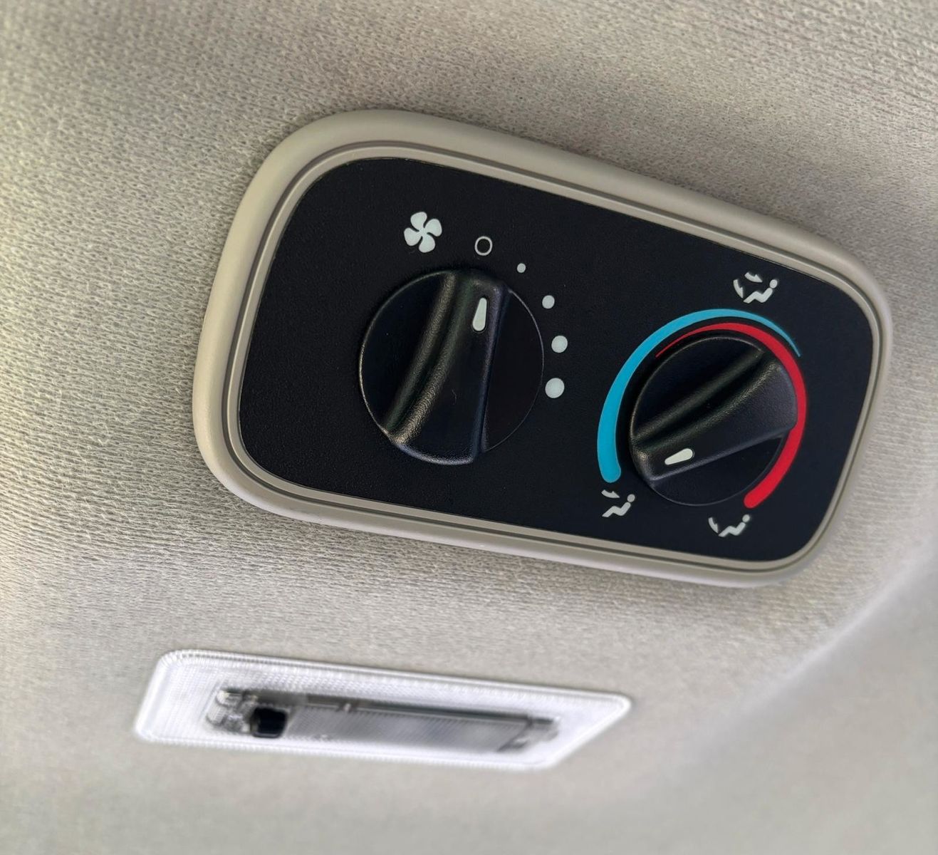 Fahrzeugabbildung Ford Transit Kombi FT 300 M Trend