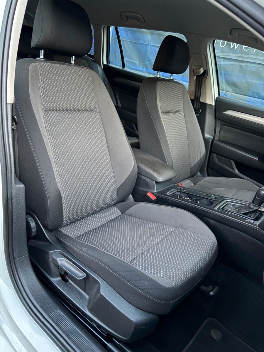 Fahrzeugabbildung Volkswagen Passat Variant Basis