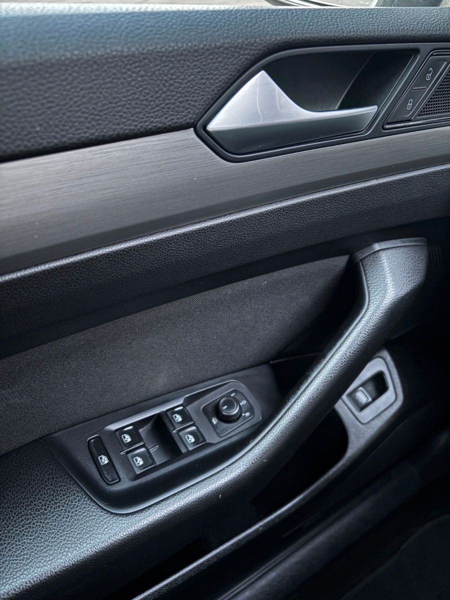 Fahrzeugabbildung Volkswagen Passat Variant Basis