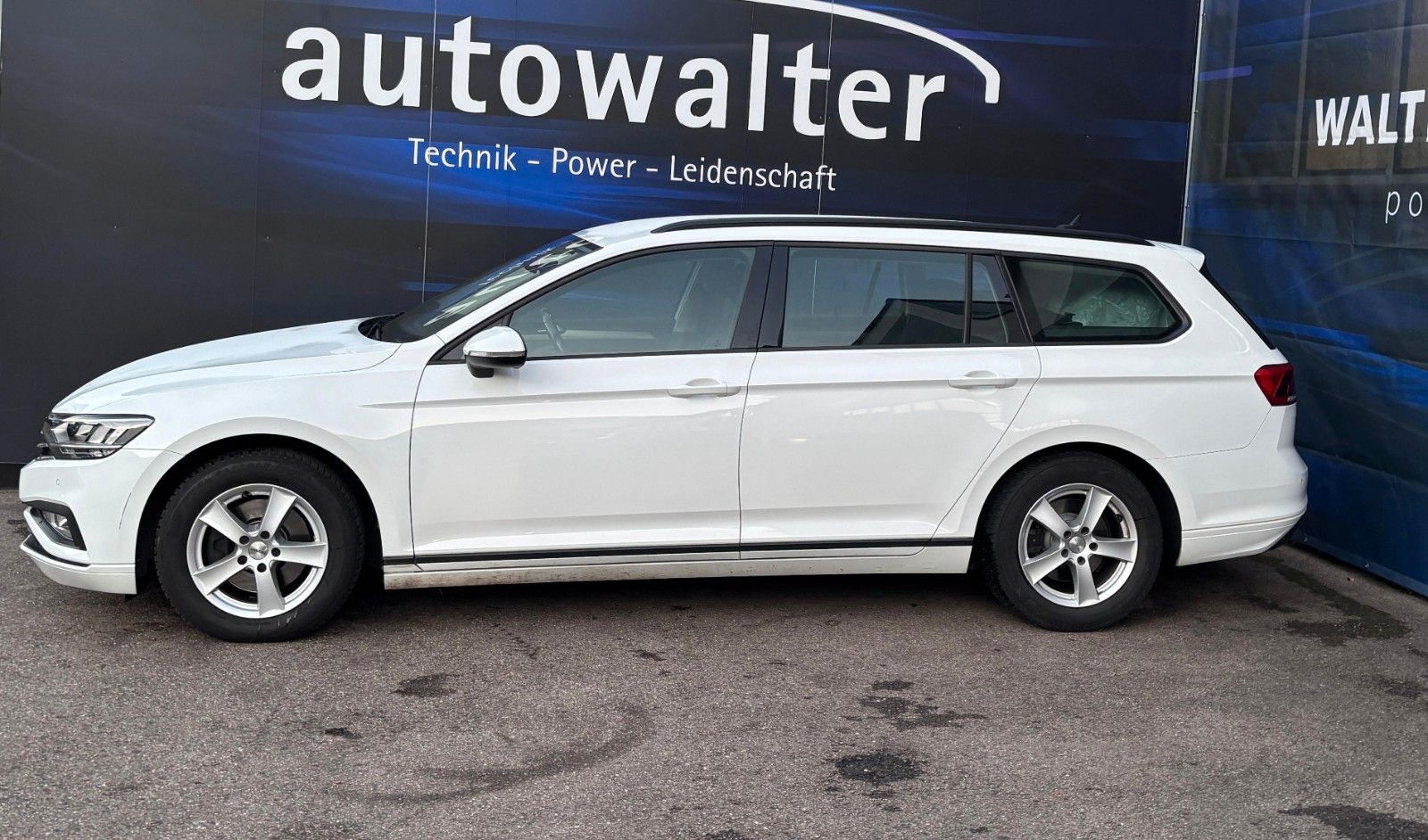 Fahrzeugabbildung Volkswagen Passat Variant Basis
