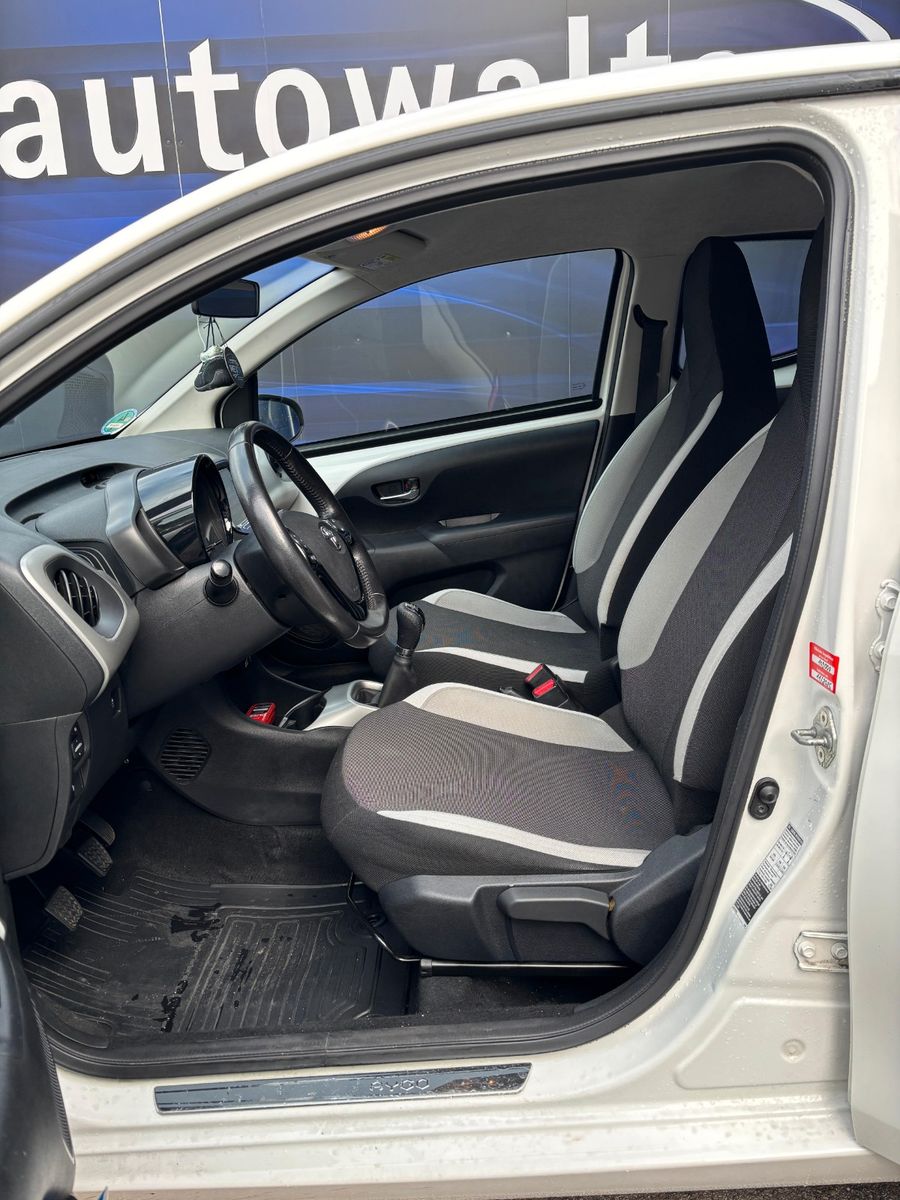 Fahrzeugabbildung Toyota Aygo AYGO x-play Team D
