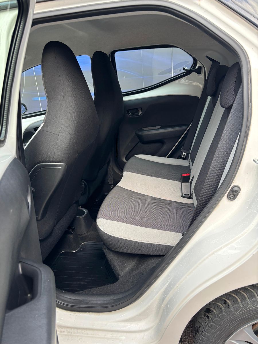 Fahrzeugabbildung Toyota Aygo AYGO x-play Team D