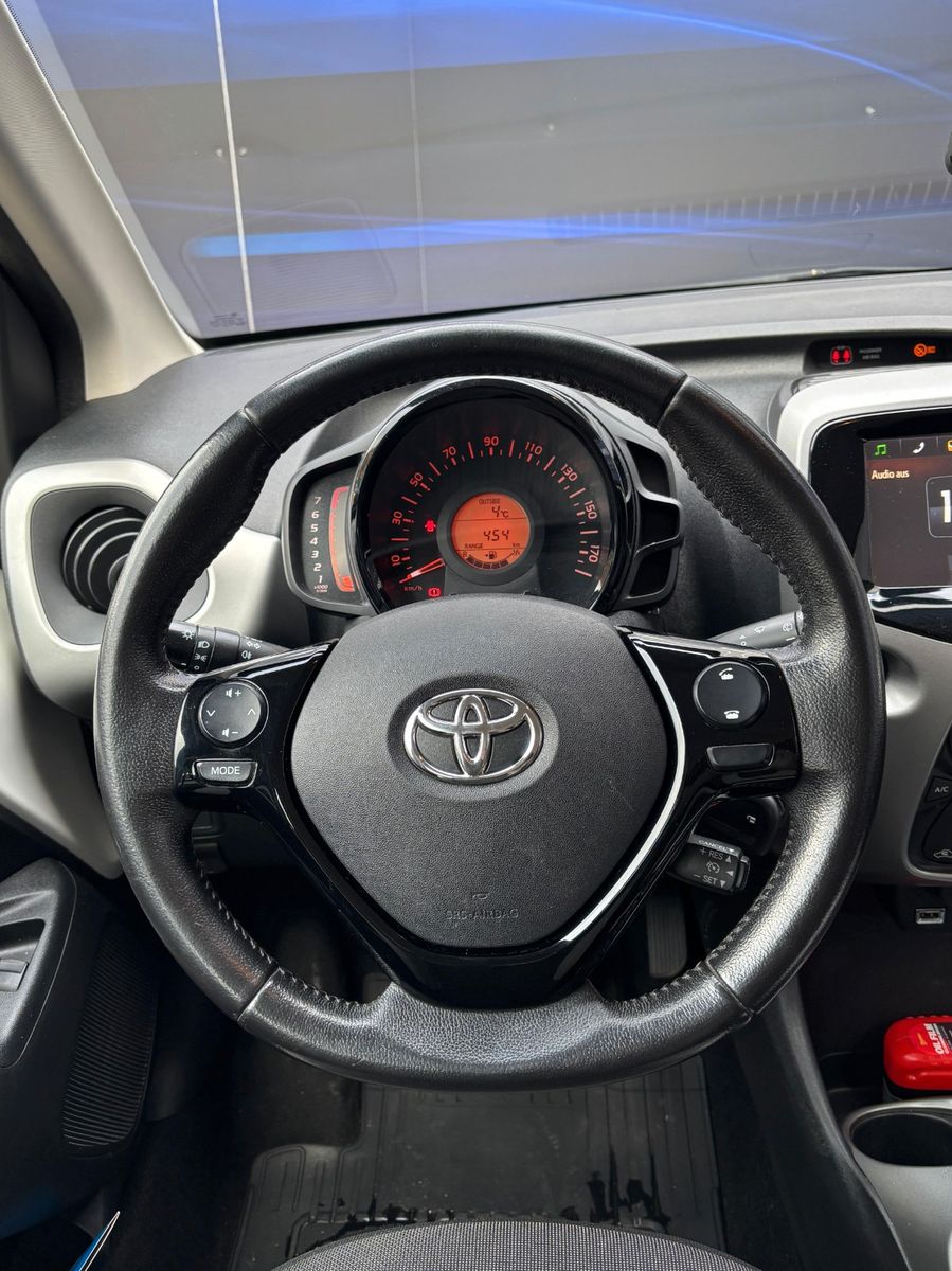 Fahrzeugabbildung Toyota Aygo AYGO x-play Team D