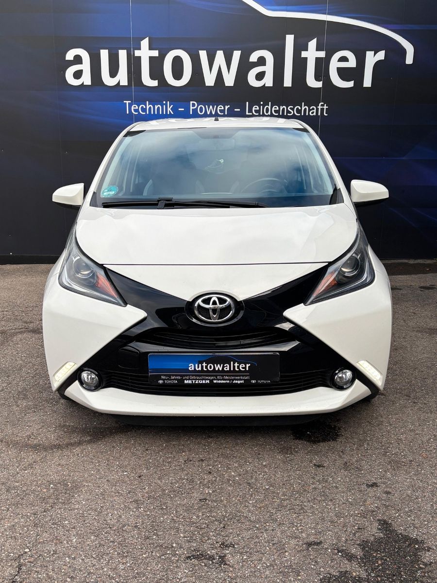 Fahrzeugabbildung Toyota Aygo AYGO x-play Team D