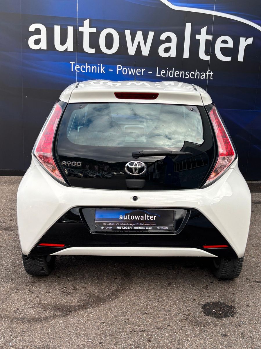 Fahrzeugabbildung Toyota Aygo AYGO x-play Team D