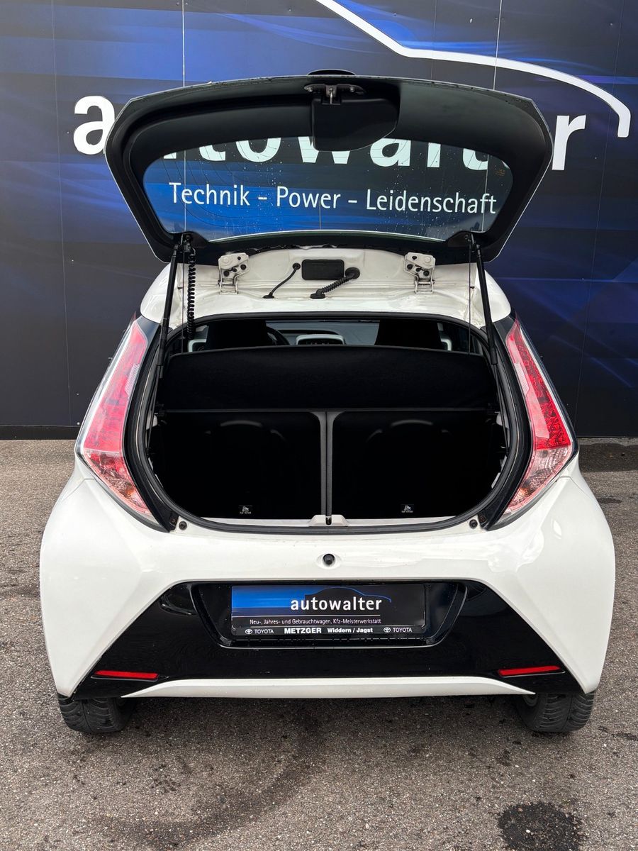 Fahrzeugabbildung Toyota Aygo AYGO x-play Team D