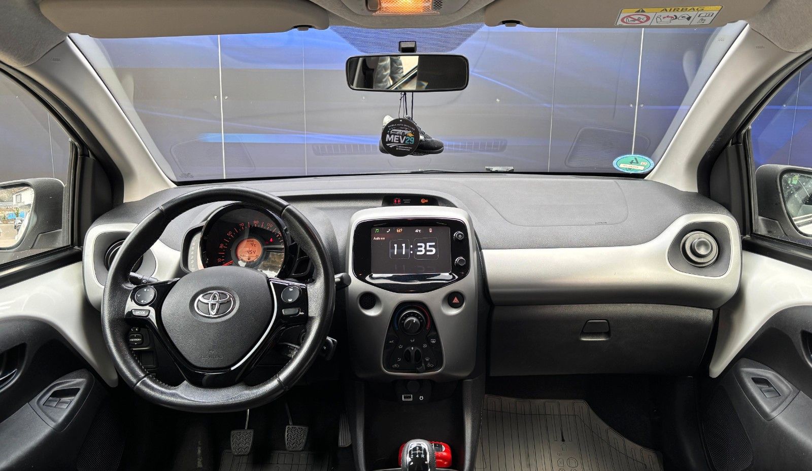 Fahrzeugabbildung Toyota Aygo AYGO x-play Team D