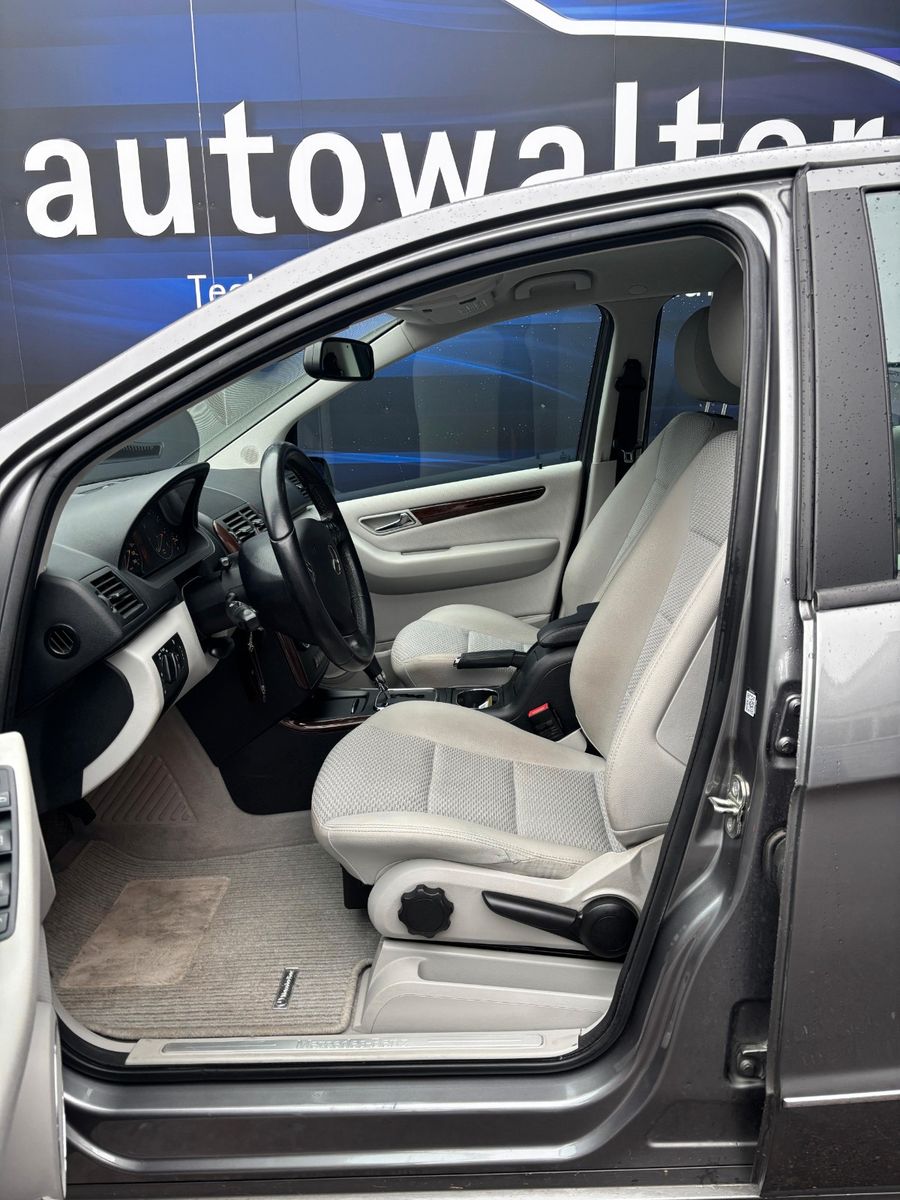 Fahrzeugabbildung Mercedes-Benz A 200  Elegance