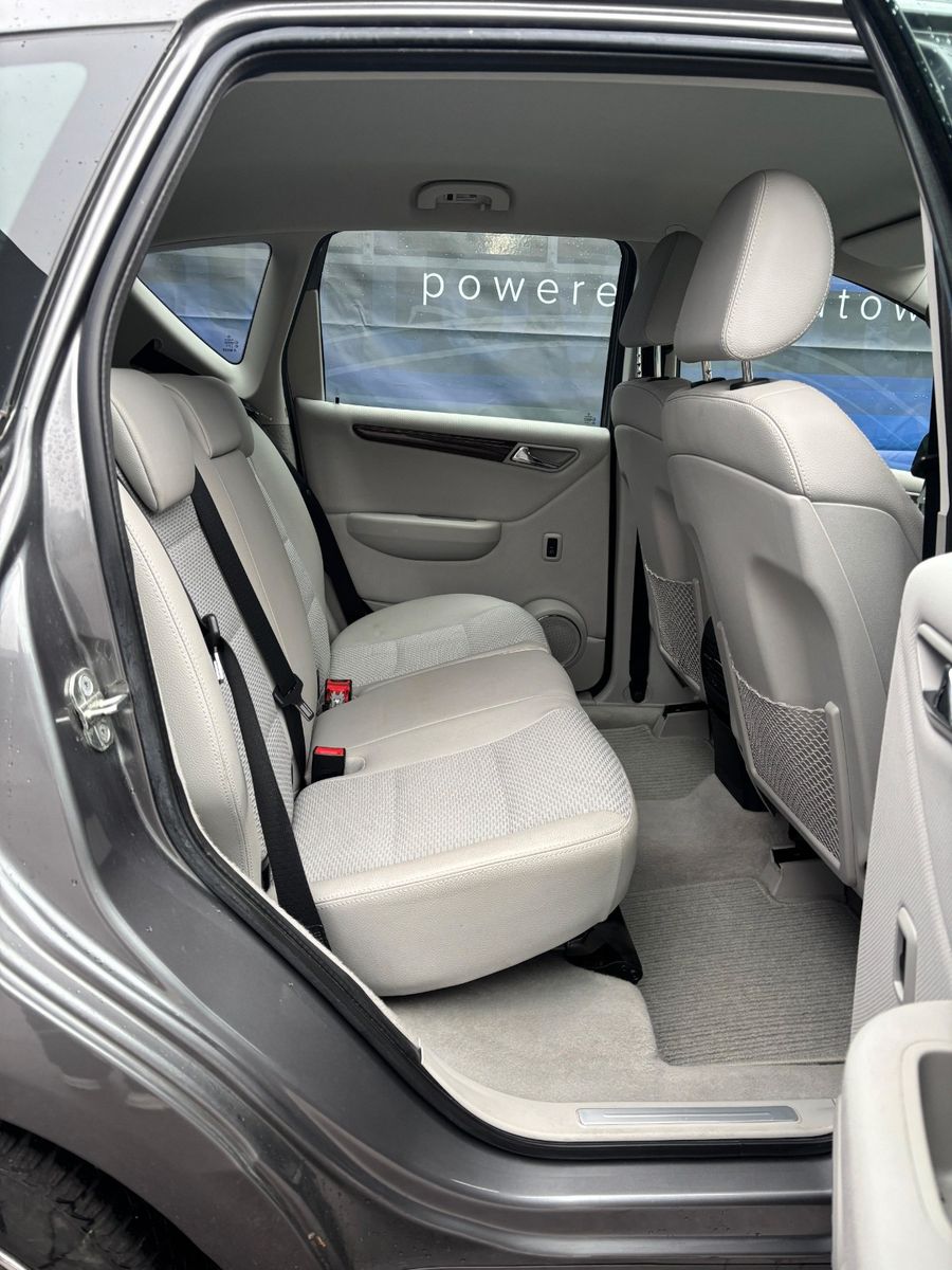 Fahrzeugabbildung Mercedes-Benz A 200  Elegance