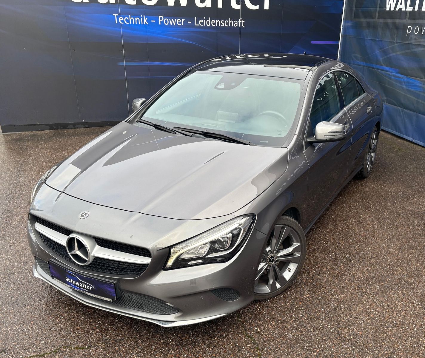 Fahrzeugabbildung Mercedes-Benz CLA 220  CLA 220 4Matic,Panoramadach