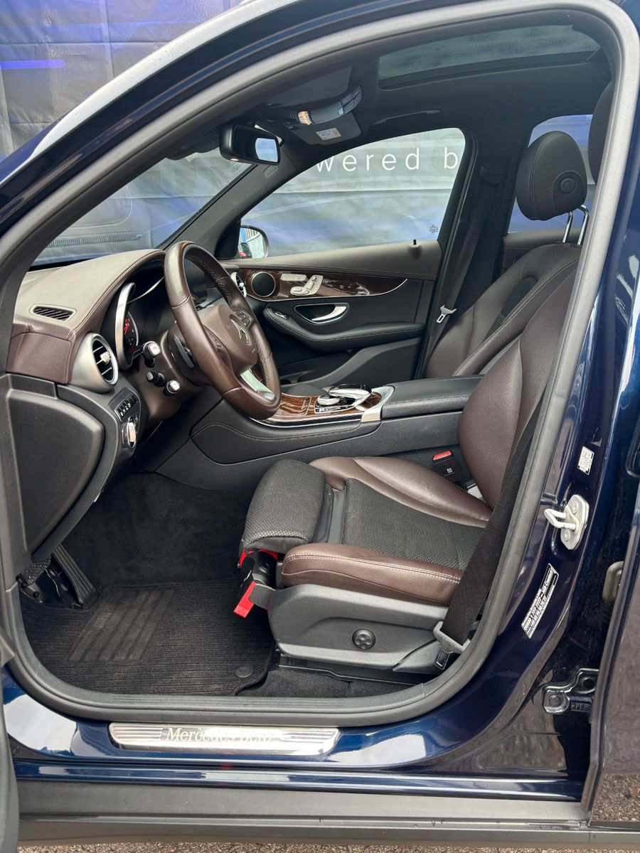 Fahrzeugabbildung Mercedes-Benz GLC 220d 4Matic Exclusiv,Panodach,AHK Schwenkbar