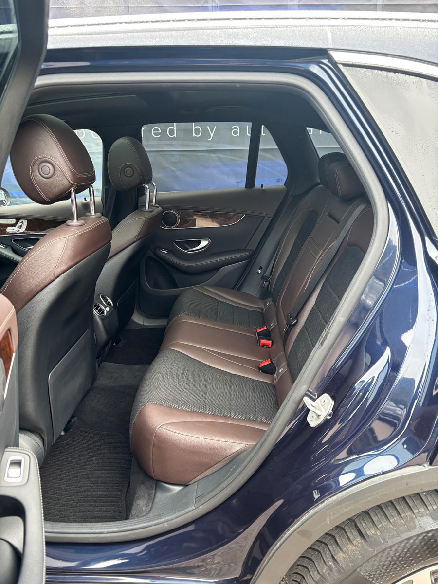 Fahrzeugabbildung Mercedes-Benz GLC 220d 4Matic Exclusiv,Panodach,AHK Schwenkbar