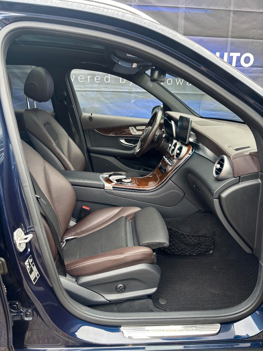 Fahrzeugabbildung Mercedes-Benz GLC 220d 4Matic Exclusiv,Panodach,AHK Schwenkbar