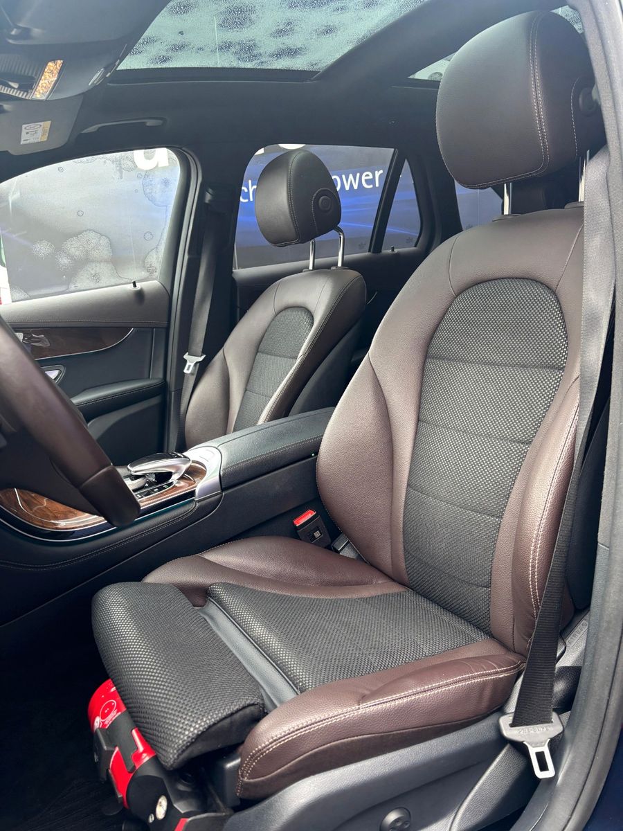 Fahrzeugabbildung Mercedes-Benz GLC 220d 4Matic Exclusiv,Panodach,AHK Schwenkbar