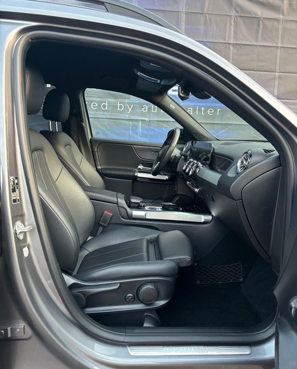 Fahrzeugabbildung Mercedes-Benz GLB 250 Progressive 4Matic