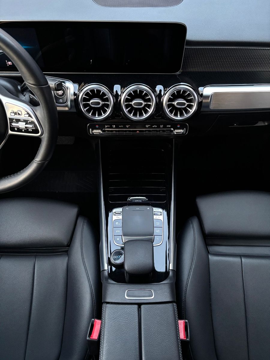 Fahrzeugabbildung Mercedes-Benz GLB 250 Progressive 4Matic