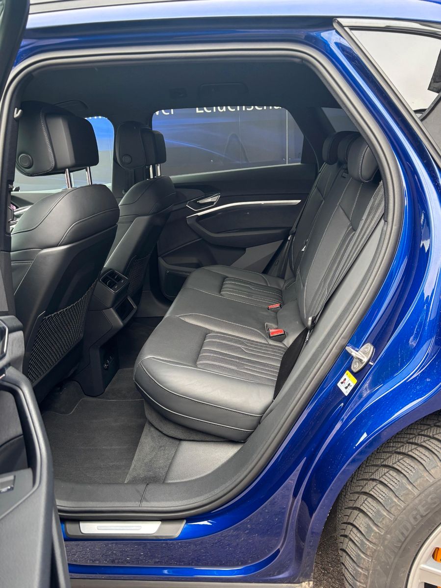 Fahrzeugabbildung Audi e-tron S quattro