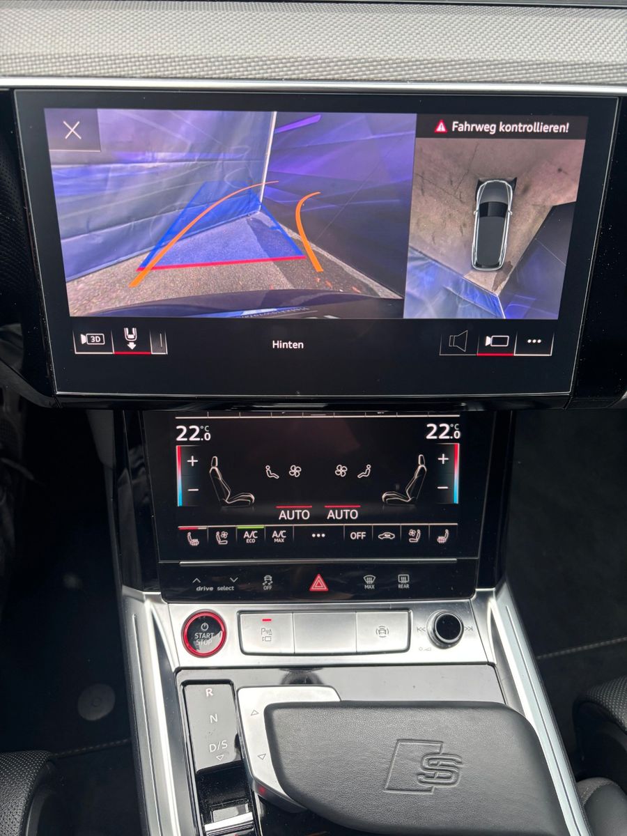 Fahrzeugabbildung Audi e-tron S quattro