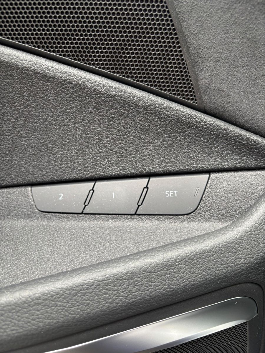 Fahrzeugabbildung Audi e-tron S quattro