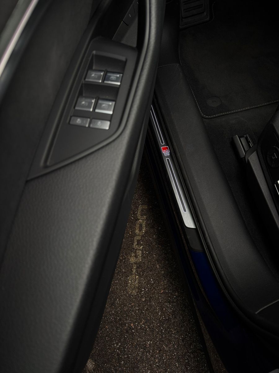 Fahrzeugabbildung Audi e-tron S quattro